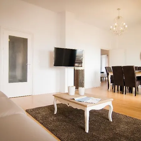 Holidays2malaga Apartamento *